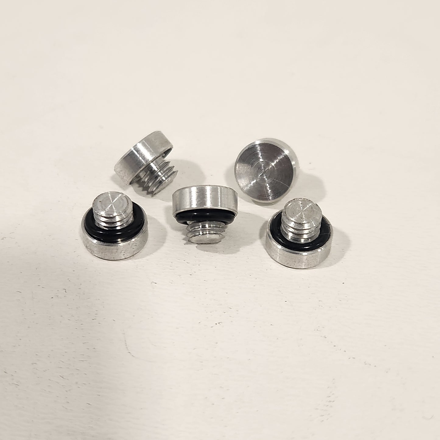 Bead lock screws